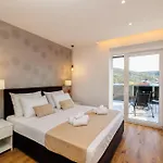 Dal' Mares Villa