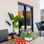 Dal' Mares Villa *