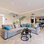 Dal' Mares Villa *