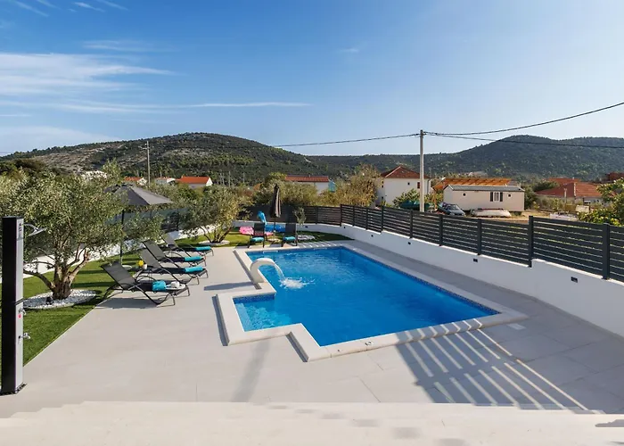 Dal' Mares Villa