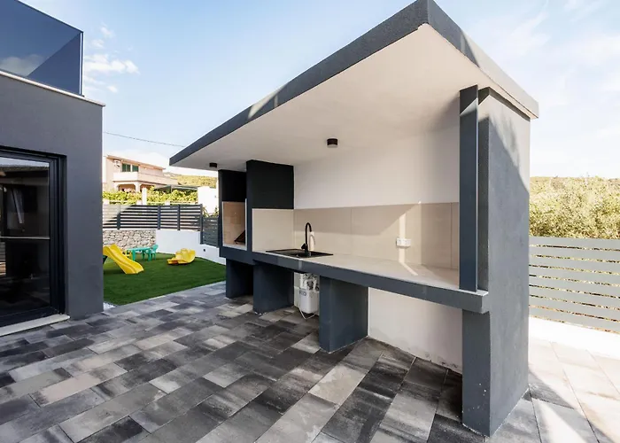 Dal' Mares Villa *