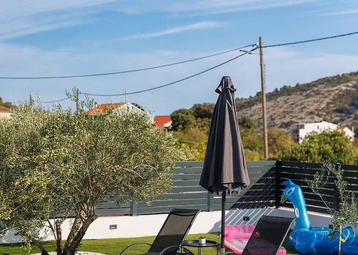 Dal' Mares Villa *