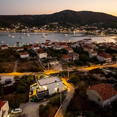 Dal' Mares * Vinišće